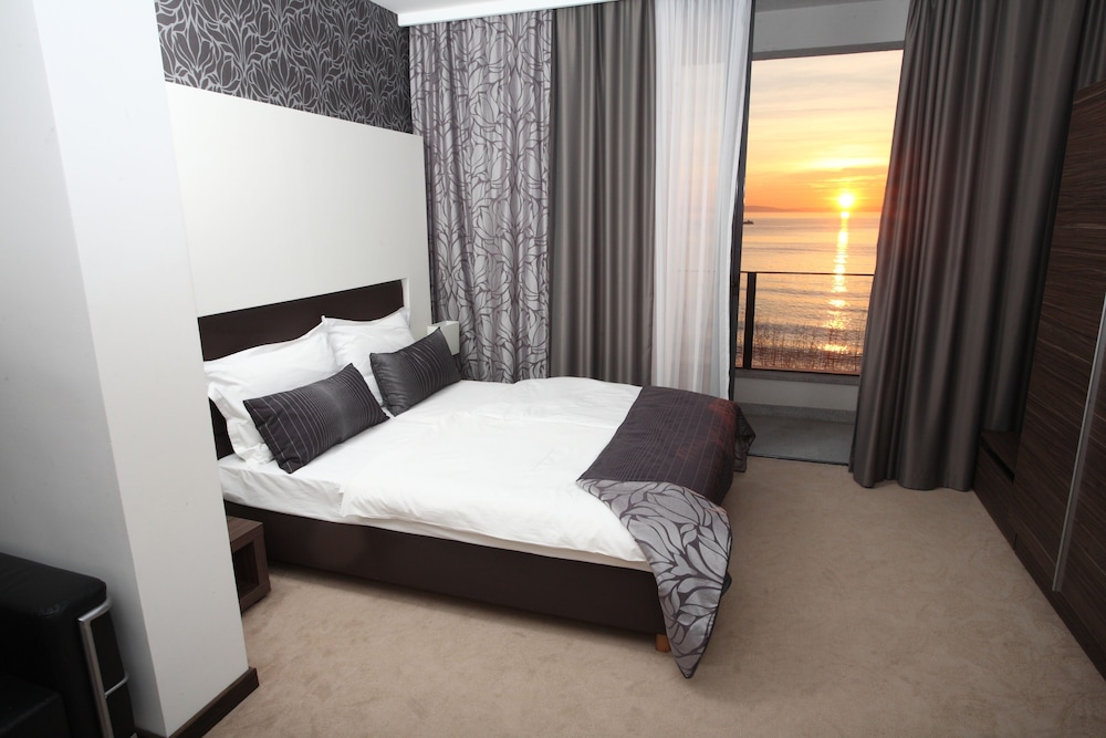 Beach Hotel Split 24/51