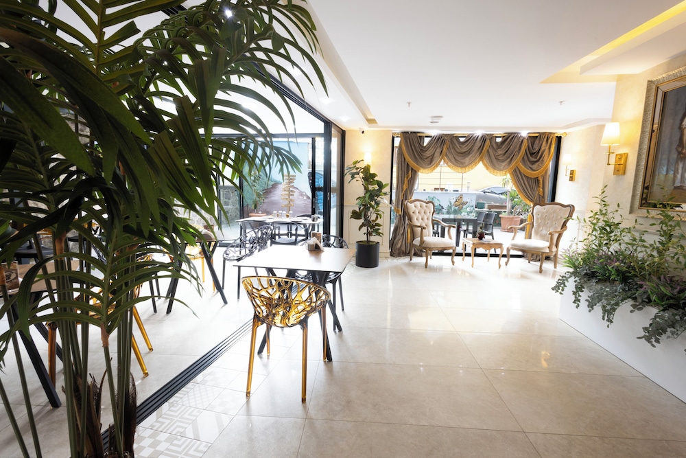 Alya Boutique Hotel 11/62