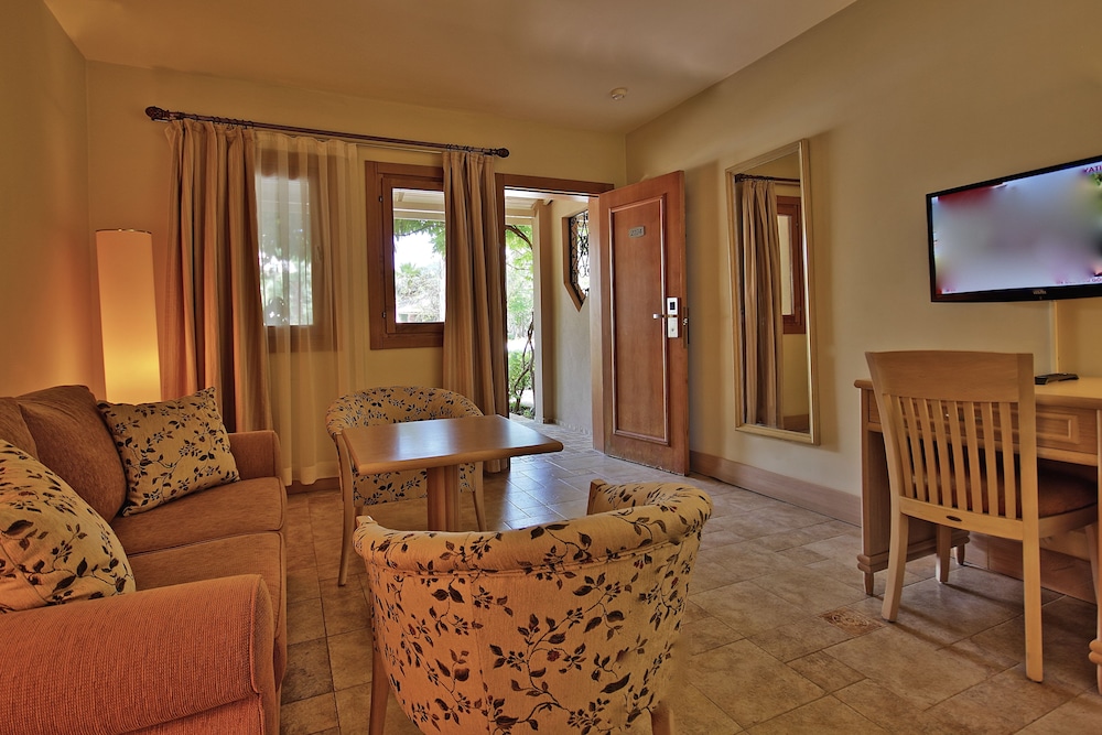 Dalyan Resort 25/50