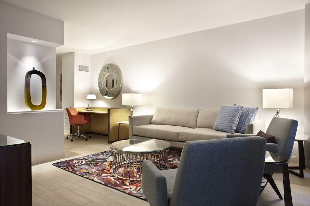 Hotel Indigo Atlanta Downtown 40/77