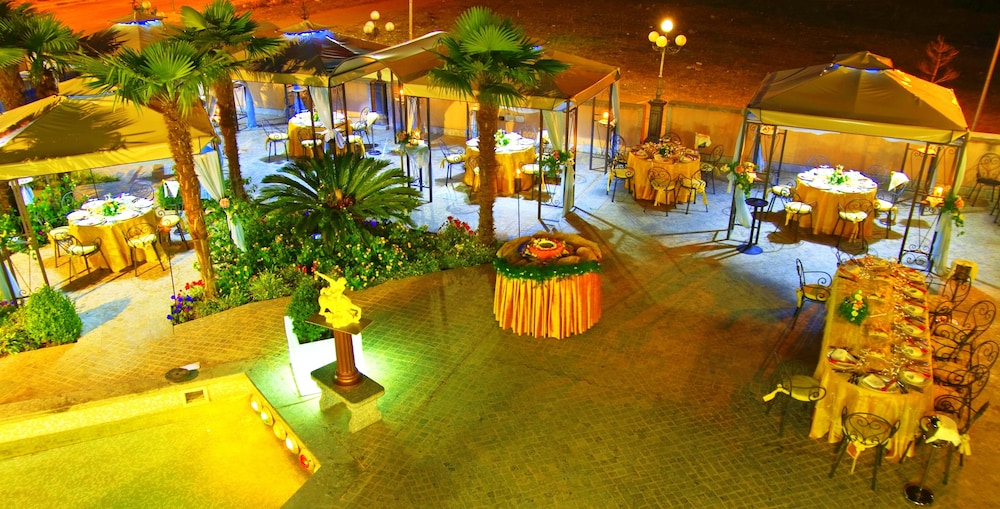 Afrodite Boutique Hotel 63/64
