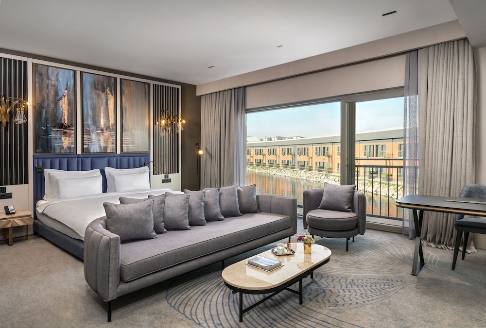 Crowne Plaza Istanbul Tuzla Viaport Marina 42/82