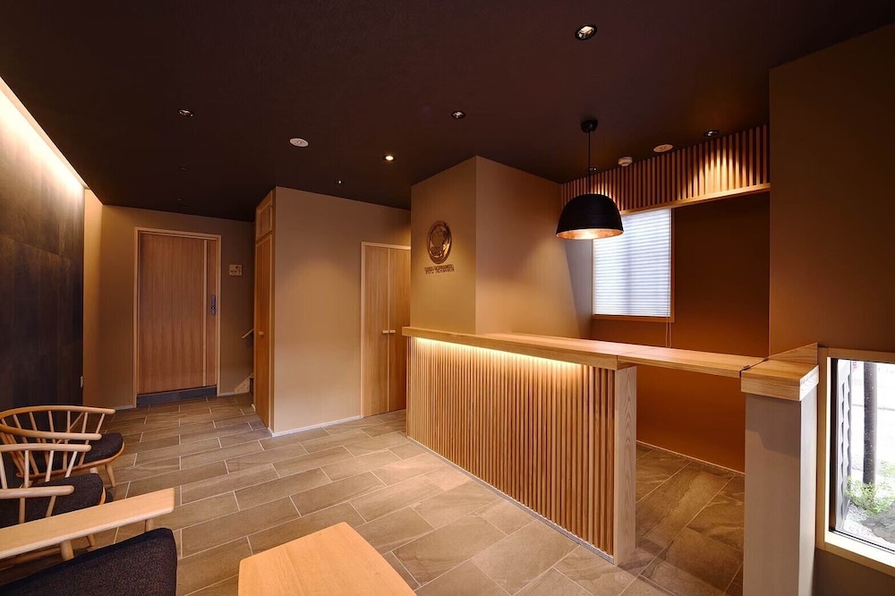 FOUR SEASONS INN KYOTO 4/21