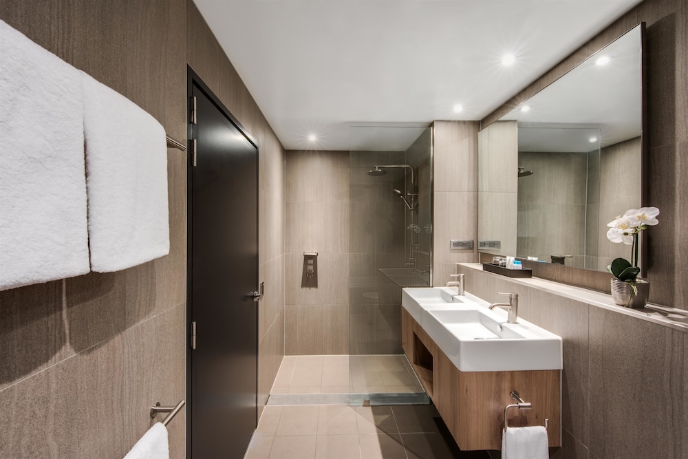 Vibe Hotel North Sydney 12/31