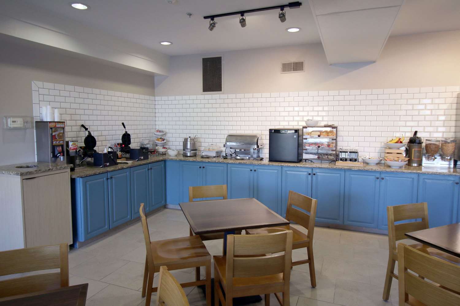 Country Inn and Suites by Radisson Council Bluffs IA 22/30