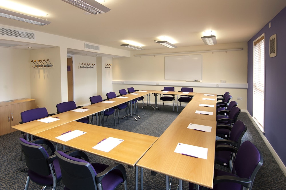 Premier Inn Bristol Cribbs Causeway 48/58