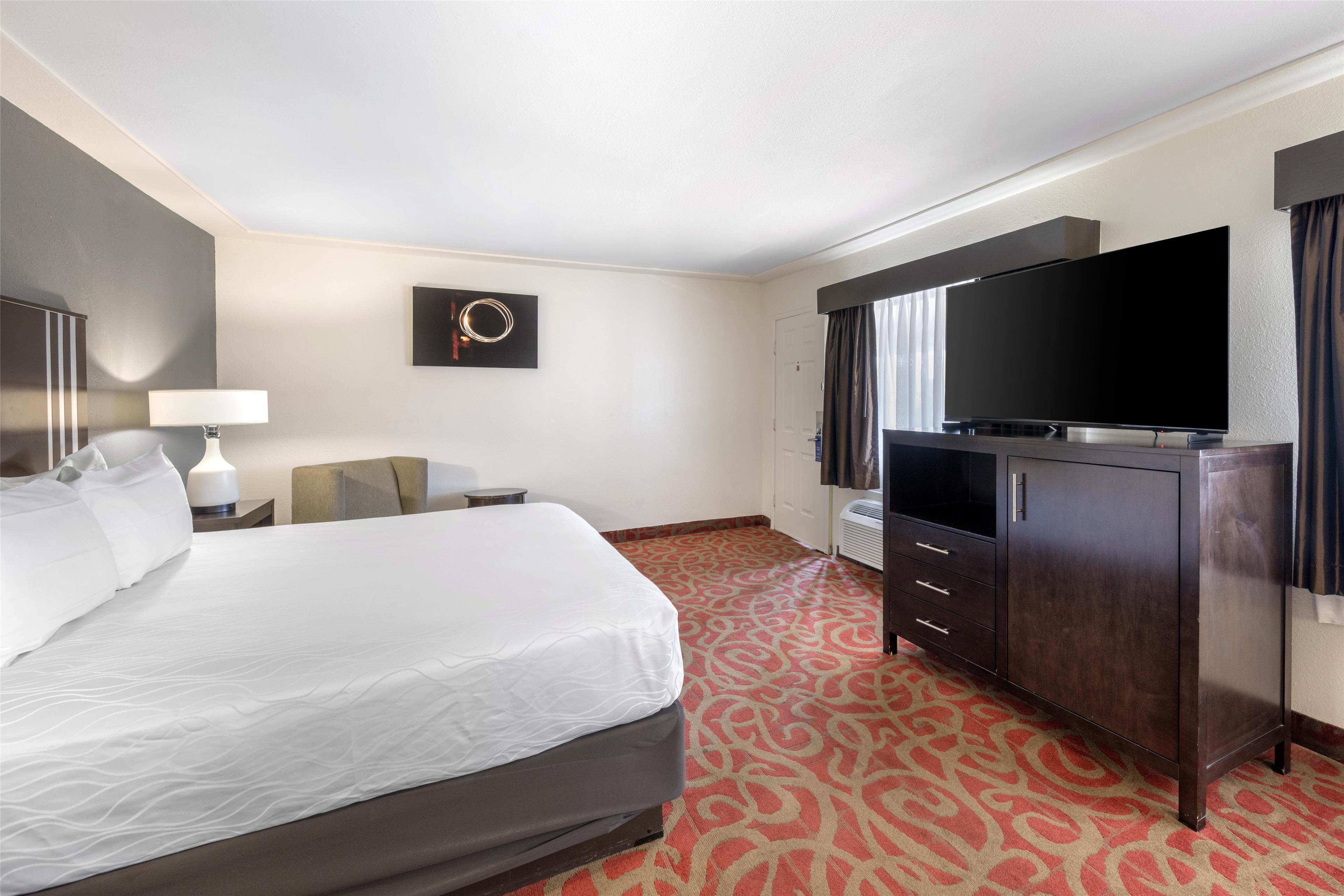 Room, King Bed, Dining Area, Kitchen