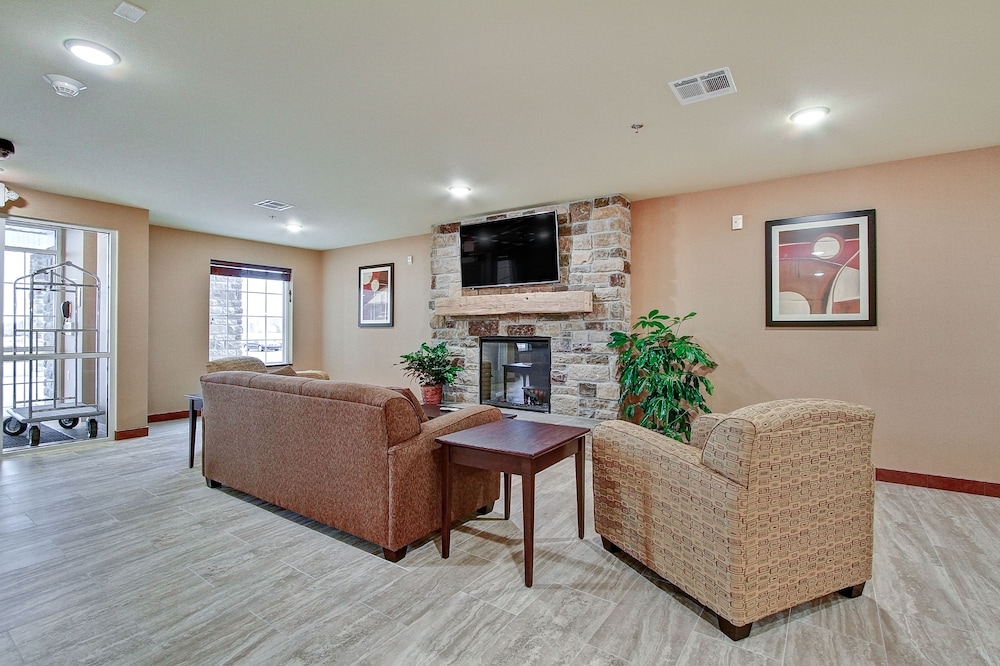 Cobblestone Hotel & Suites - Pulaski 45/62