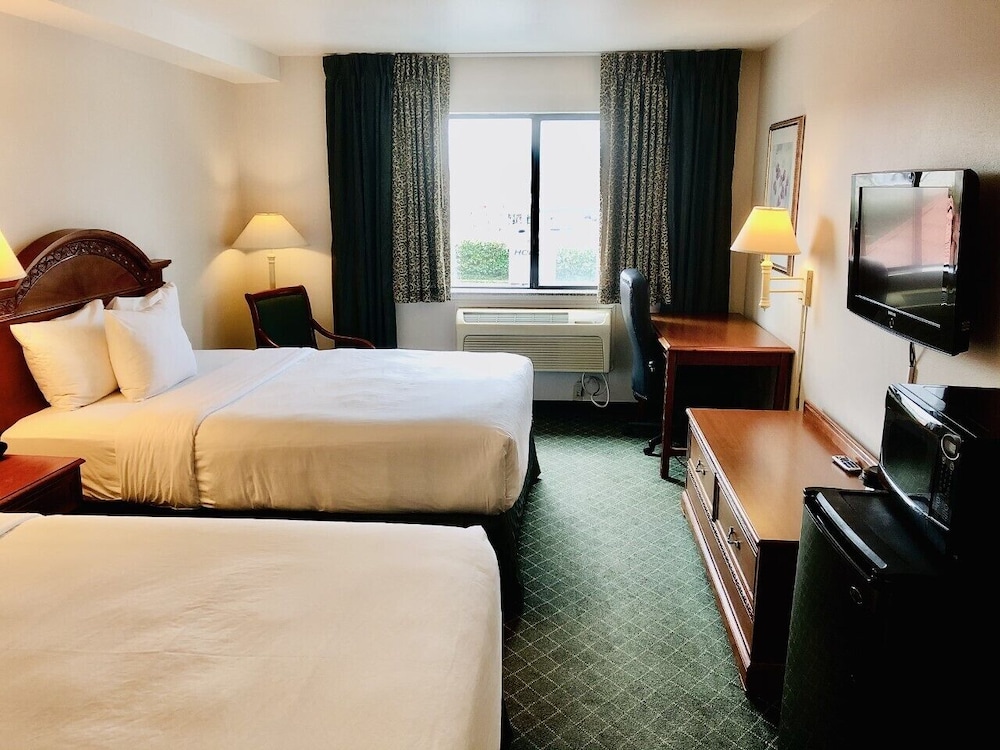 Baymont By Wyndham Bellingham 6/16
