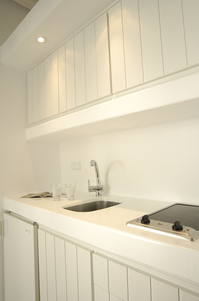 Kapetan Tasos Suites 60/60