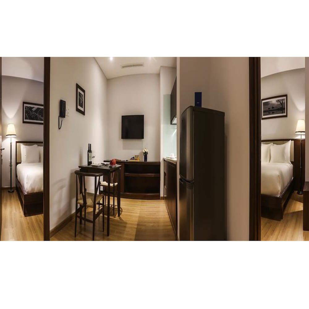 Di Lusso Hotel 59/64