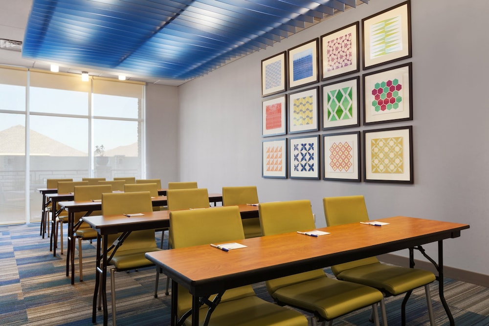 Holiday Inn Express And Suites Edinburg Mcallen Area 46/51
