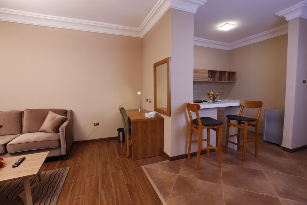 Sabon Hotel 37/39