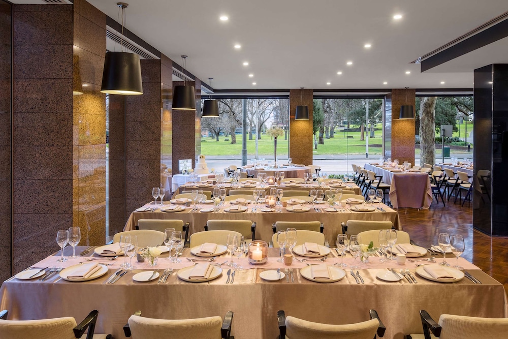 Flagstaff Gardens Hotel 43/65