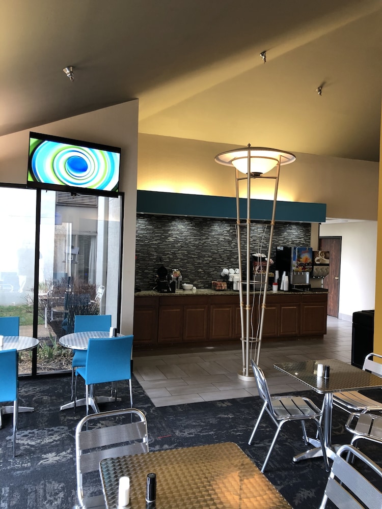 Best Western Courtview Hotel 34/68