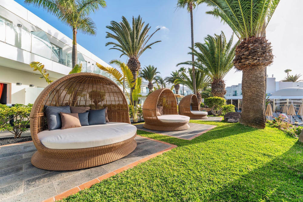 BARCELO CORRALEJO SANDS 54/57