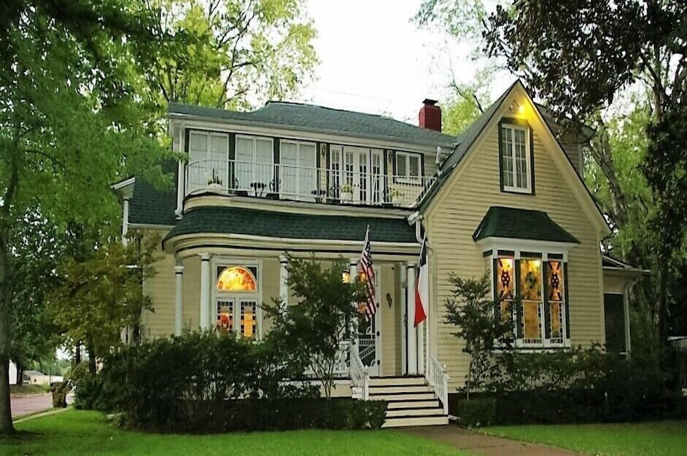 Woldert-Spence Manor 2/29