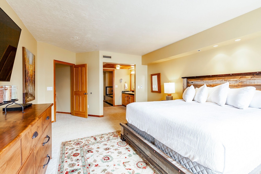 The Caledonian By All Seasons Resort Lodging 18/80
