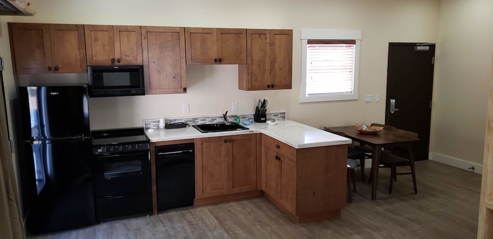 Bluff Dwellings Resort 50/67