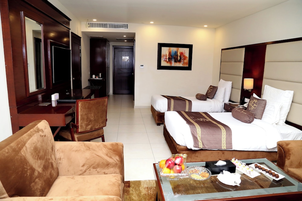 Nine Tree Luxury Hotel & Suites 30/50