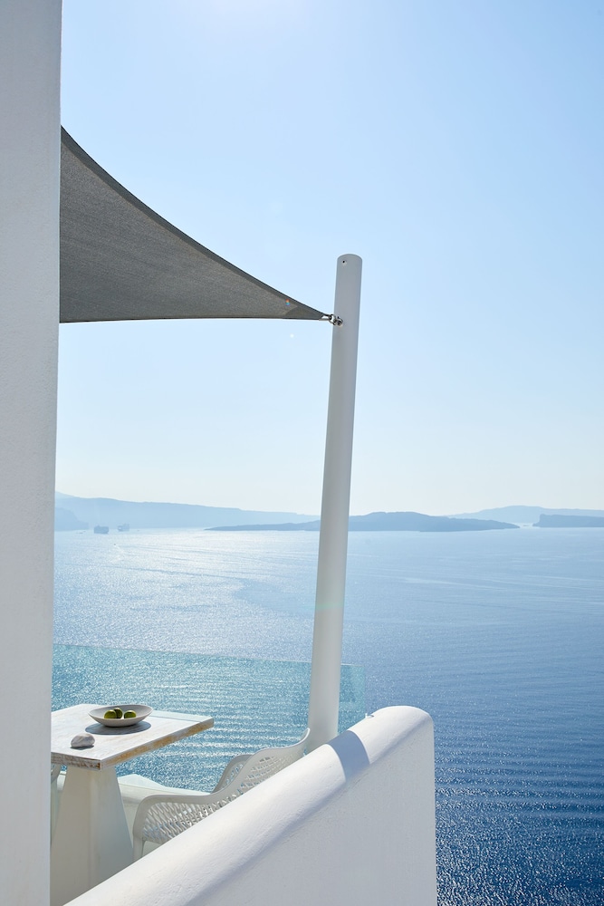 Allure Breeze Suites 53/79