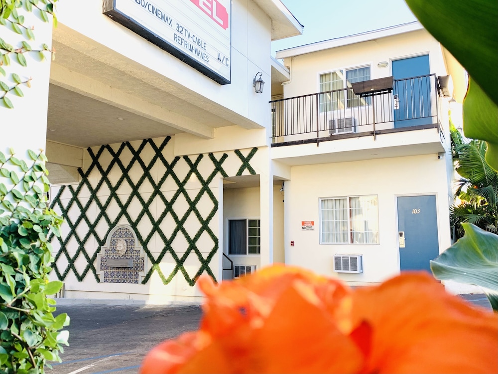Villa Serena Motel El Cajon 1/50