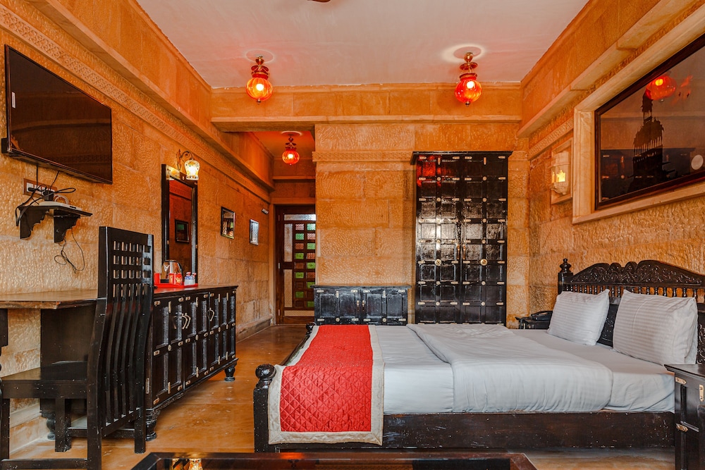 Vista Rooms at Patwa Haveli Road 21/63
