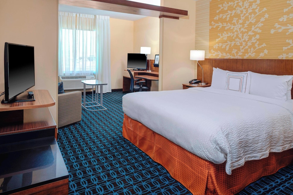Fairfield Inn And Suites By Marriott Hollister 12/49