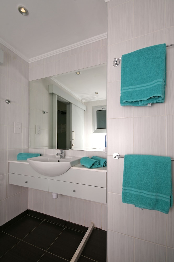 Napa Prince Hotel Apartments 48/50