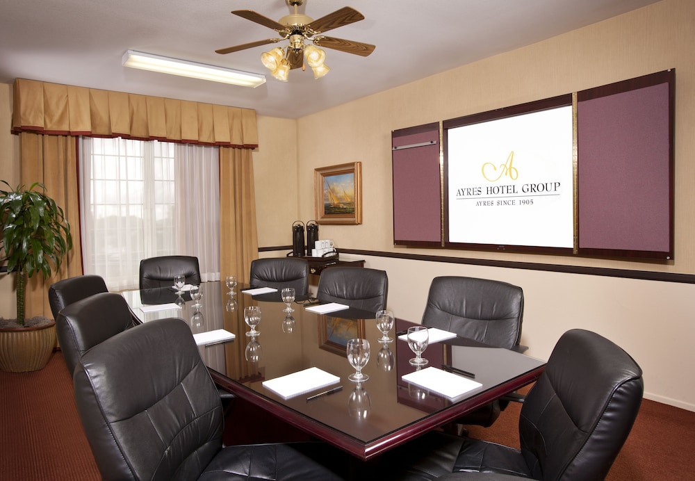 Ayres Suites Mission Viejo 31/49