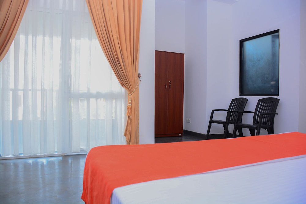 Hotel Star White Negombo 13/50