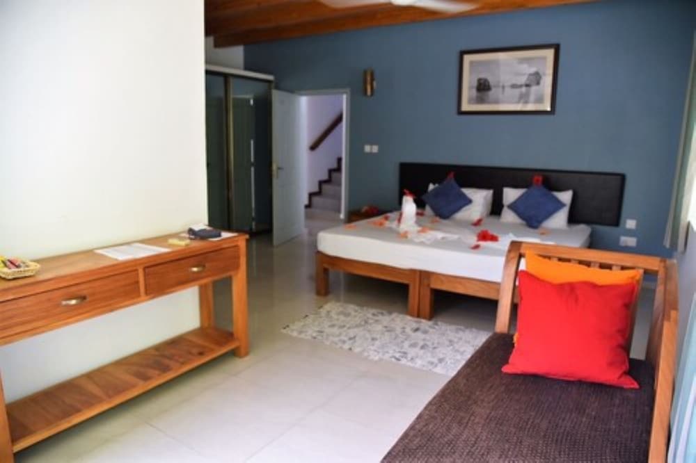 La Modestie Villa 16/50