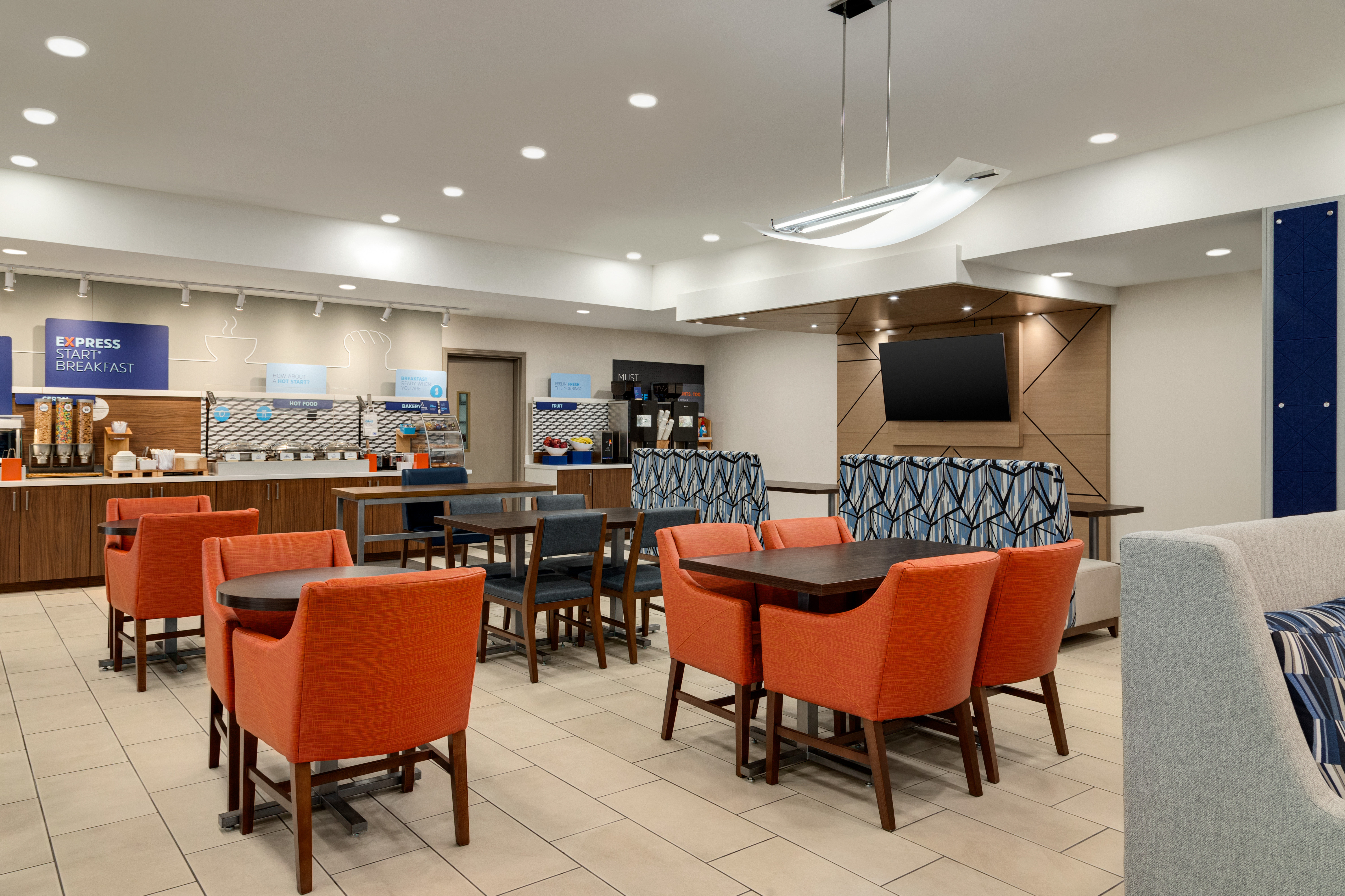 Holiday Inn Express Hotel Suites Forrest City 39/52