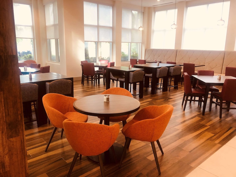 Hilton Garden Inn Miami Airport West 42/64