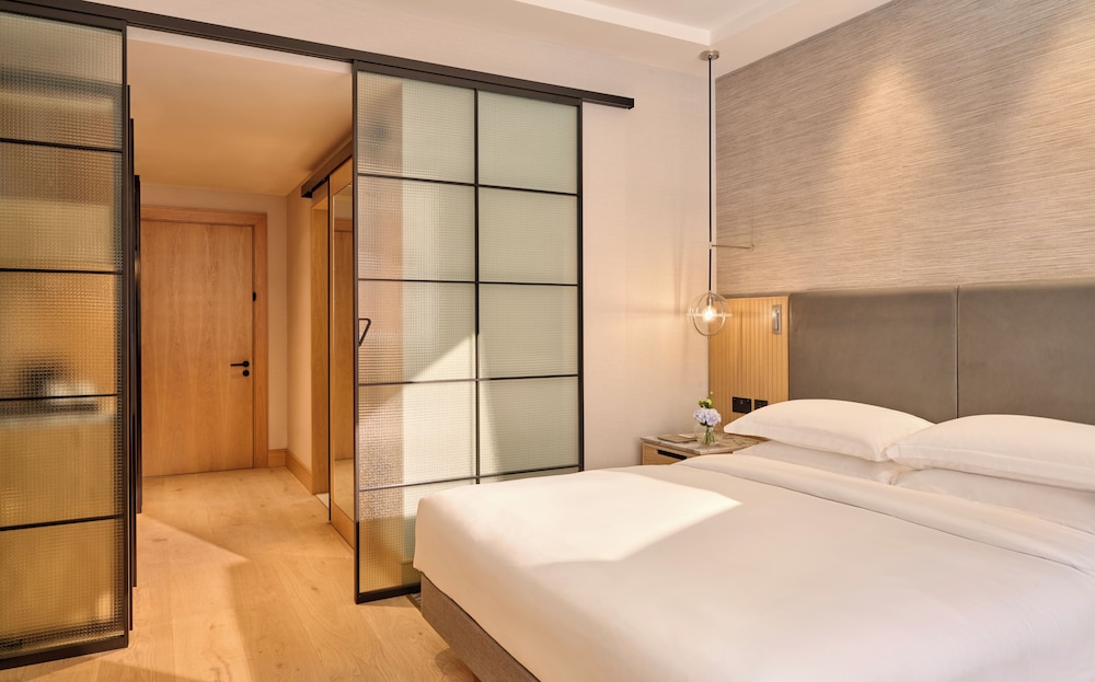 غرفة بسرير كينج في طابق مرتفع، Hyatt Regency London Olympia 2/8