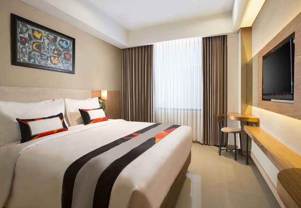 Yellow Star Ambarukmo Hotel 8/42