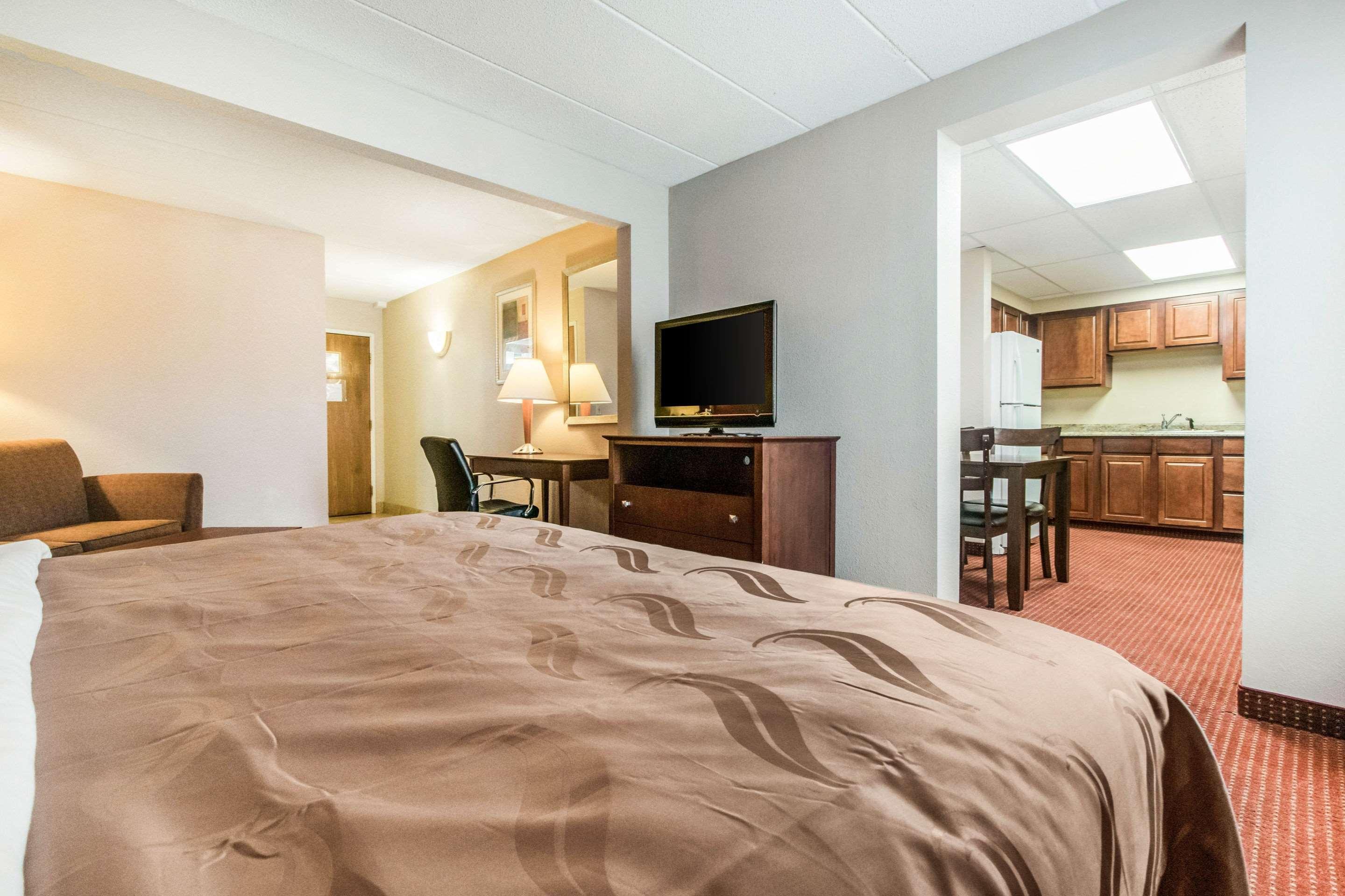 Efficiency, King Bed