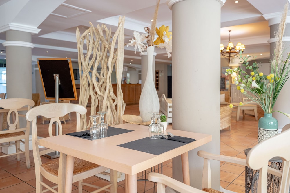 restaurant cafeteria