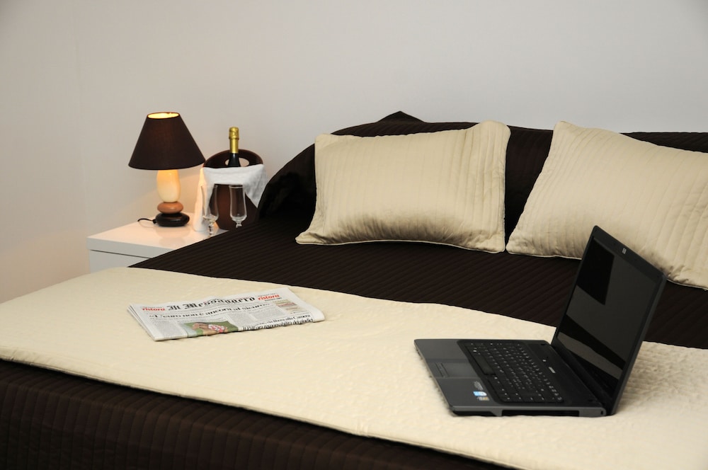 Isa Fiumicino Airport Residence 41/50