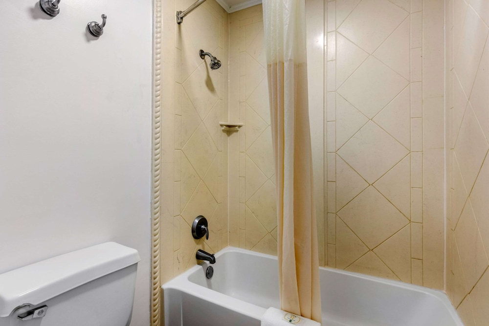 Quality Inn Athens I-65 / Huntsville Area West 18/31