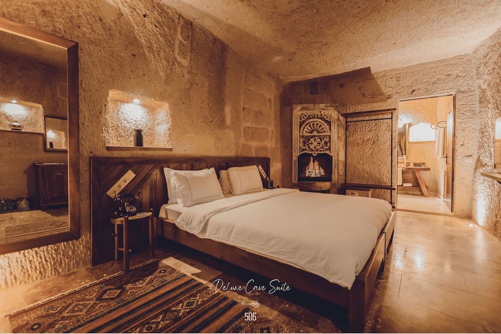 Nino Cave Suites 9/50