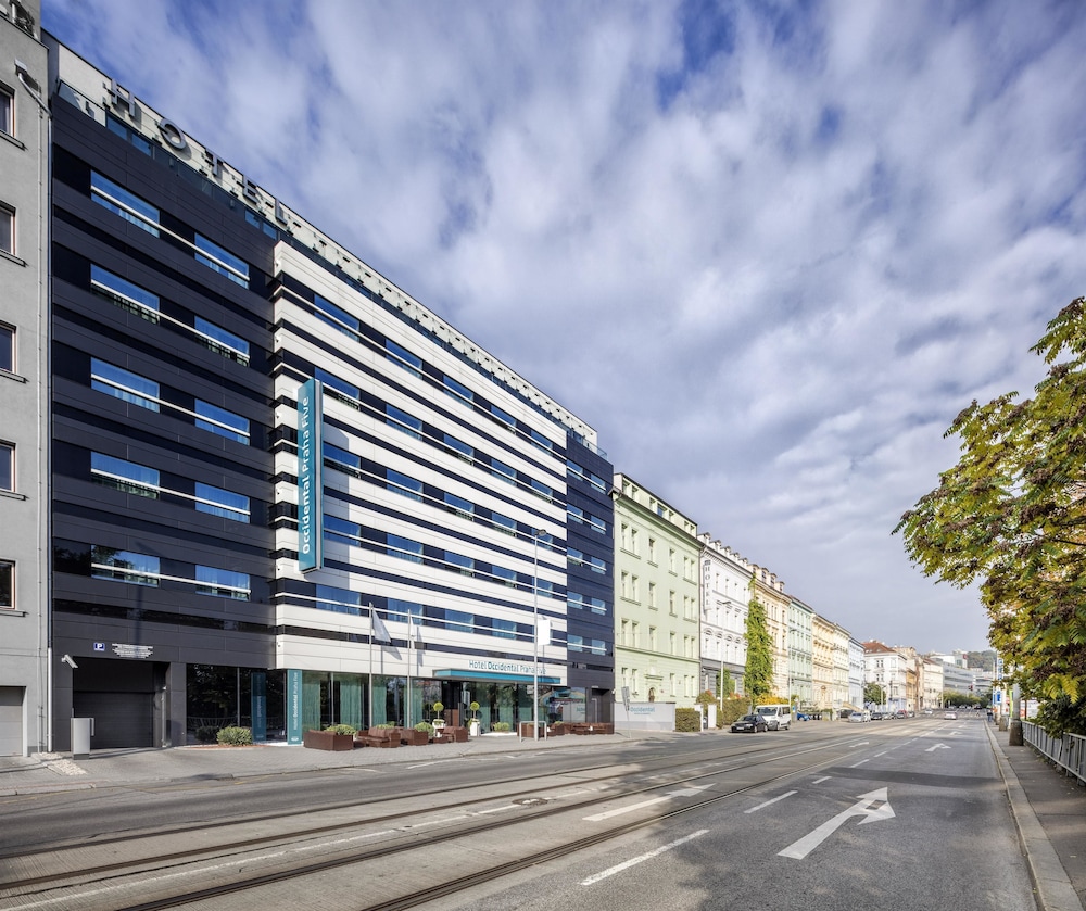 Occidental Praha Five 62/65