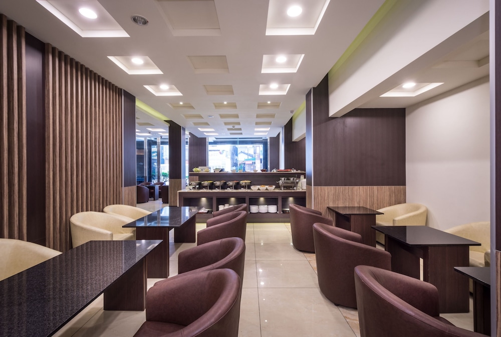 Twinstar Hotel 38/52