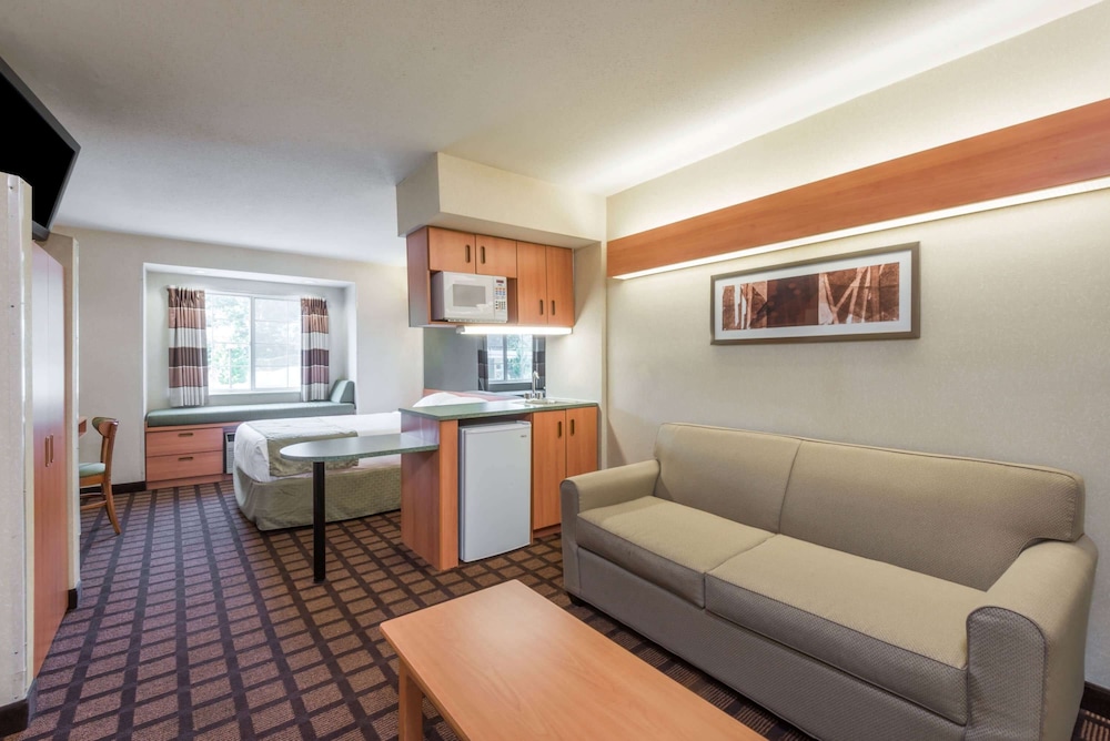 Microtel Inn Suites By Wyndham Uncasville 18/27