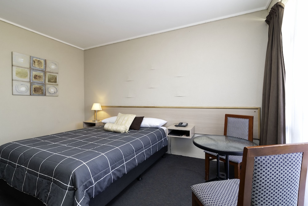 PRINCE MARK MOTOR INN 5/47