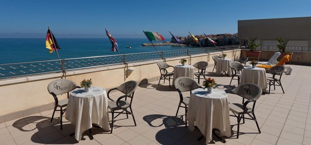 Hotel Riva del Sole 50/50