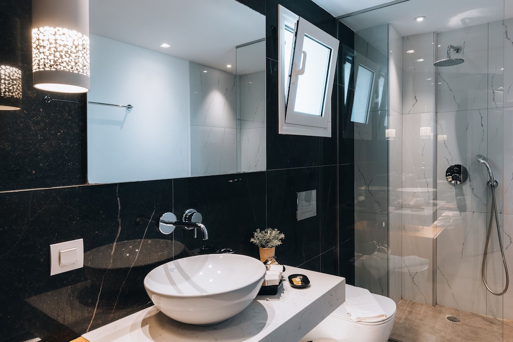 Seascape Luxury Residences - Adults Only 67/71