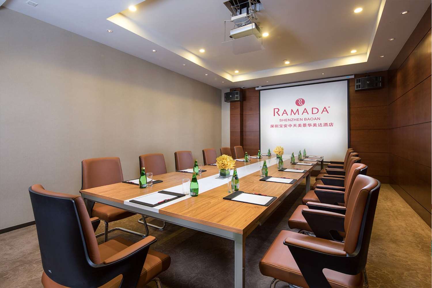 Ramada by Wyndham Shenzhen Baoan 33/34