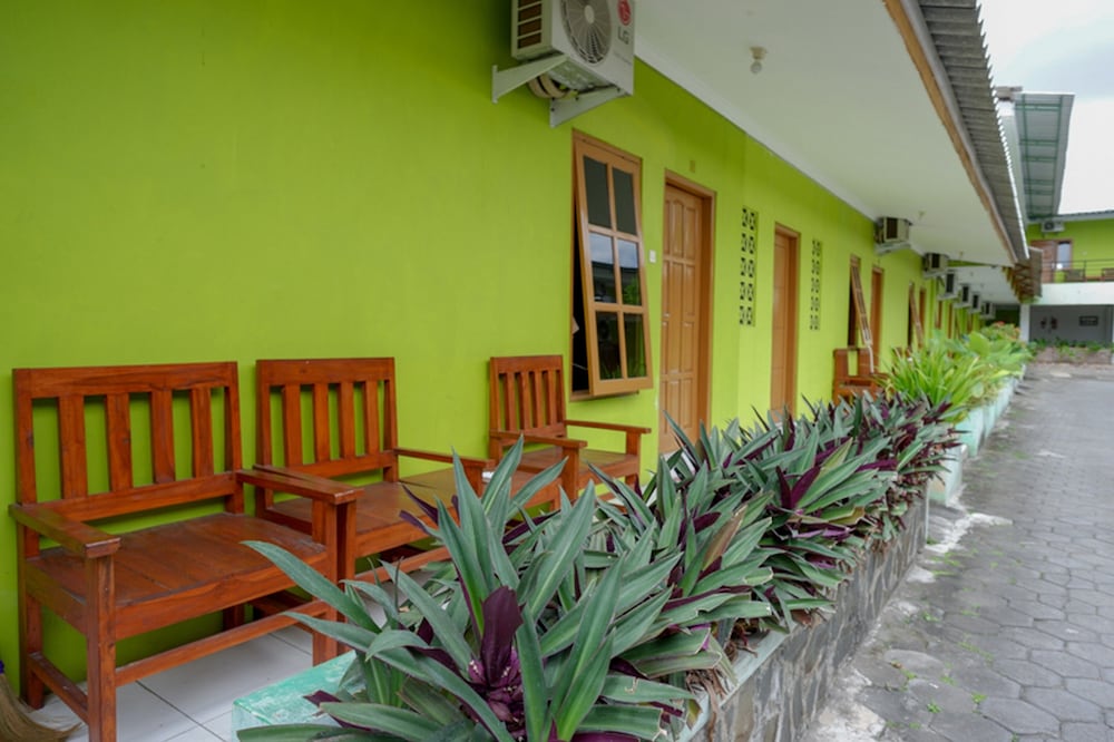 Reddoorz Jalan Parangtritis 7/56
