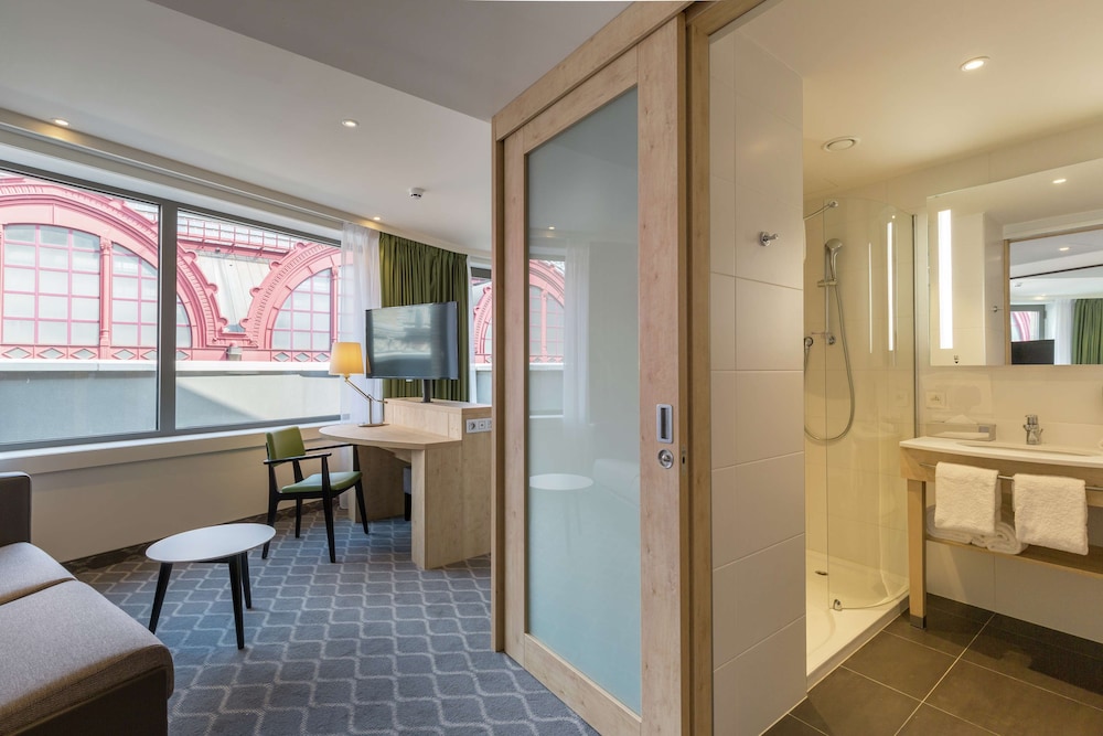 Hampton by Hilton Antwerp Central Station 10/57
